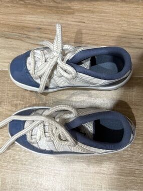 Air Jordan 11 Retro low diffused blue